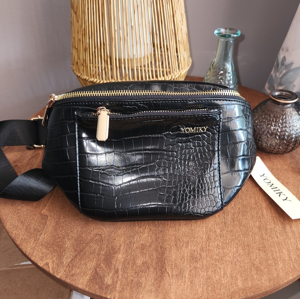 Black FannyPack